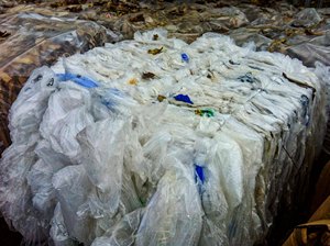 Chatarra de Plástico PE Reciclado de Primera Calidad para la Industria de Artículos Deportivos, Suministro a Granel, Precio de Mayoreo Directo de Fábrica - Product Image 2