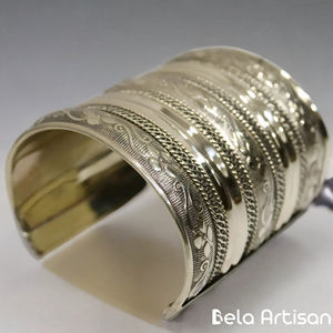 Brazalete de latón vintage hecho a mano, joyería artesanal en forma de mariposa para fiestas, compradores al por mayor Bienvenidos - Product Image 5