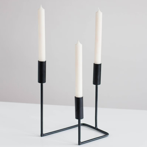 Soporte de vela de Base de hierro hecho a mano de lujo moderno de nuevo diseño con acabado negro para decoración de mesa de hogar y oficina - Product Image 4