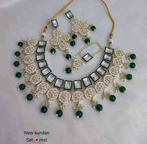 Mala long fantaisie plaqué or traditionnel indien traditionnel et à la mode avec boucles d'oreilles et collier Maagtika et ensemble de bijoux pour femmes - Product Image 1