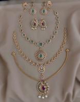 Ensemble de colliers à finition mate CZ Combo Offer Luxury Necklace Sets Minimal Wear Perfect For Party And Office Wear Design élégant