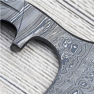 Tête de hache en acier damas fabriquée à la main avec des motifs en couches naturelles pour l'artisanat du bois en plein air et les projets d'outils rustiques - Product Image 4