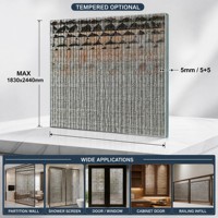 Panneau de verre décoratif stratifié avec maille métallique semi-transparente pour applications de cloisons et de portes (épaisseur 5 mm)