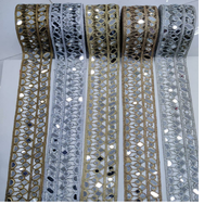 Fait à la machine de 2 pouces de large brodé avec des paillettes brodées, en ruban et lacets de couleur or et argent pour robes de mariée