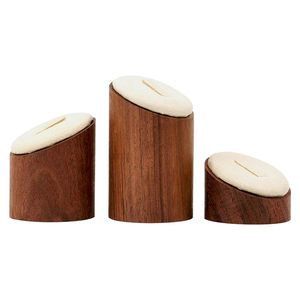 Soporte de exhibición de joyería creativa de madera de nogal Premium para anillos, pulseras, organizador de joyería de encimera, Color personalizado, uso doméstico - Product Image 3