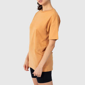 T-shirt à épaules tombantes de style minimaliste, tissu doux, coupe décontractée pour un usage quotidien et la création de tenues décontractées - Product Image 2