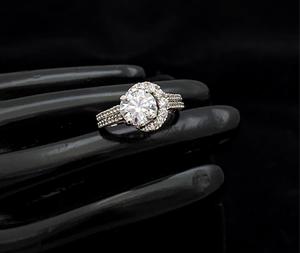 Elegante anillo de moda con acabado plateado de la mejor calidad para la función y la colección de ropa de boda para fiestas para mujeres y niñas - Product Image 1