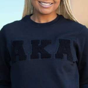 2025 grec femmes sweat sororité décontracté à manches longues sweat noir pull avec XAKA Chenille lettres doux coton mélangé - Product Image 3