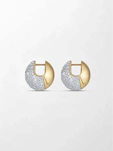 Pendientes Huggie con Diamantes Curvos de Laboratorio, 5.38 Ct, Color GH, Claridad VS, 353 Piedras, Oro Amarillo de 18K, Estilo Runway Glam - Product Image 3