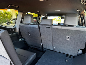 Modèle diesel haute performance SUV GXR 3.3D de type LC300 tout-terrain 2025 vérifié, prêt à rouler, livraison gratuite et prêt à être expédié - Product Image 3