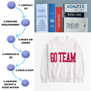 Sweat-shirt de sport personnalisé à col montant long pour femmes avec applique graphique Go Team pour l'hiver - Product Image 2