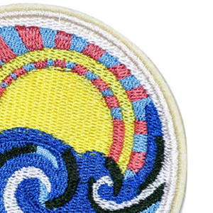 Parches Bordados Redondos de Diseño Simple, Termoadhesivos, de Tela de Algodón Ligera, Colores y Tamaños Personalizados para Uniformes, Gorras y Bolsos - Product Image 6