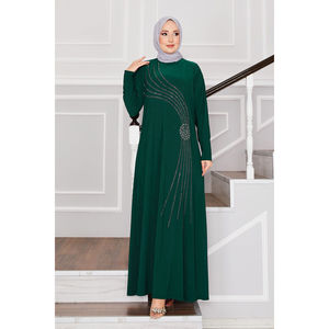 Elegante Vestido Hijab A-Line Color Verde Esmeralda con Cuello Alto y Detalles de Pedrería, Elemento de Moda Sencillo - Product Image 3