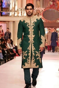 Nuevo diseñador-Bordado a mano dorado pesado en botella verde Sherwani y pantalón con cuentas de cristal adornadas, trabajo Dabka = 2025 - Product Image 2