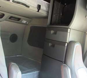 CAMIONES USADOS 2024 DE ALTO RENDIMIENTO, 351-450HP, TRACCIÓN 8x6, CABINA DORMITORIA, CON TRANSMISIÓN AUTOMÁTICA, IDEALES PARA LARGAS DISTANCIAS - Product Image 6