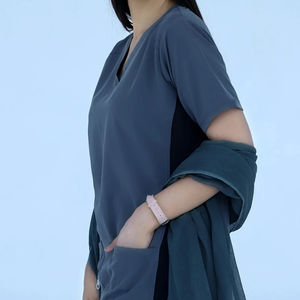 ชุดสครับขัดคอคอวีสำหรับผู้หญิงชุดสครับสีบล็อกสีสำหรับพยาบาลโรงพยาบาล - Product Image 2