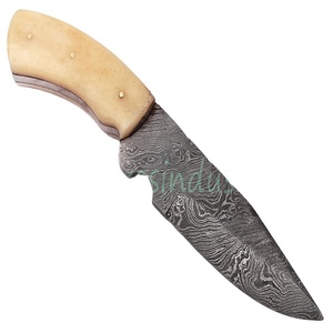Hermoso Cuchillo de Caza y Desollado de Damasco Hecho a Mano, Cuchillo de Camping con Hoja de 5 Pulgadas de Acero de Alto Carbono y Mango de Hueso de Camello, Fabricación OEM - Product Image 1
