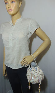 กระเป๋า Potli ของเจ้าสาว,กระเป๋าทรงเรียวสีทองและสีเงิน - Product Image 4