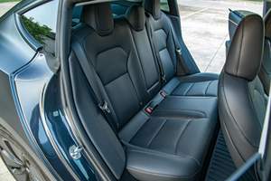 รถยนต์ไฟฟ้า SUV ระดับอัลตร้า-ลักชัวรี่ ปี 2024 7 ที่นั่ง เกียร์อัตโนมัติ ระยะทางวิ่งไกล มอเตอร์คู่ ประสิทธิภาพสูง พร้อมคุณสมบัติอัจฉริยะขั้นสูง กล้องมองหลัง 360 องศา - Product Image 2