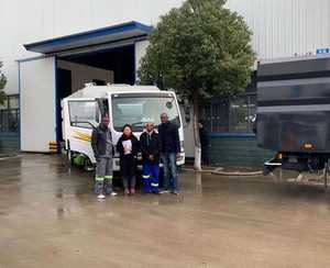 Camión de Barrido y Lavado de Carreteras a Precio Competitivo con Tanque de Agua y Tanque de Basura para una Limpieza Eficiente de Carreteras Urbanas - Product Image 3