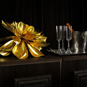 Ornement de table contemporain en métal audacieux inspiré de la nature Sculpture Accent artistique créatif pour les maisons élégantes - Product Image 5