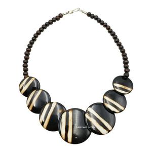 2025 nouveauté bijoux africains résine corne de buffle collier bavoir avec impression batik - Product Image 3