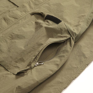 Personnaliser le style et la conception Streetwear Polyester Softshell imperméable Sports de plein air course coupe-vent veste de pluie pour hommes - Product Image 4