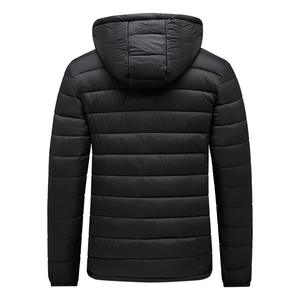 Blouson matelassé léger pour homme en noir avec capuche, imperméable, chaud, pour l'extérieur et les occasions décontractées - Product Image 4