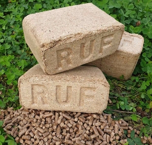 Briquettes de bois de pin dur de 6 mm à haute efficacité pour poêle à granulés - Product Image 1