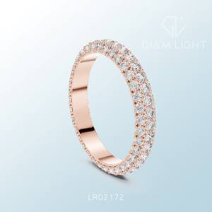 Bague solitaire en or blanc sur mesure élégante avec diamants ronds certifiés IGI, idéale pour les fiançailles, les mariages, les célébrations, les cadeaux - Product Image 3