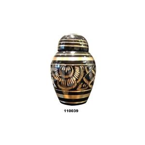 Small Black Polished Classic Brass Keepsake Urn for Human Ashes With Free <b>Velvet</b> <b>Bag</b> - Product Image 1