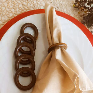 Porte-serviette en bois de couleurs assorties et rond de serviette de forme ronde décoration de serviette mariage acacia vente en gros meilleur - Product Image 1