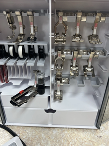 Machine à coudre, à quilter et à broder B-e-r-n-i-n-a B 880 Plus C-r-y-s-t-a-l Edition + Valise - Product Image 6