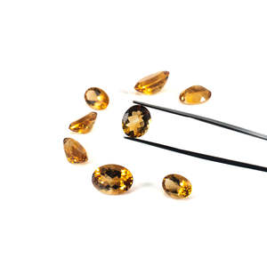 Cuarzo Citrino Natural Ovalado de 5x7mm y 6x8mm, Calibrado y Pulido, Gemas Amarillas y Naranjas para Joyería, Certificado IGI - Product Image 2