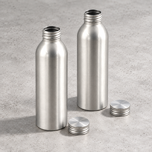 Bouteille d'eau en aluminium brossé argenté avec bouchon à vis, design ligne bleue, bouteille métallique pour boissons - Product Image 6