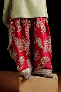 Lehenga Choli Anarkali de luxe, lourdement brodé, pour femmes, pour les occasions formelles, les mariages et les fêtes - Product Image 4