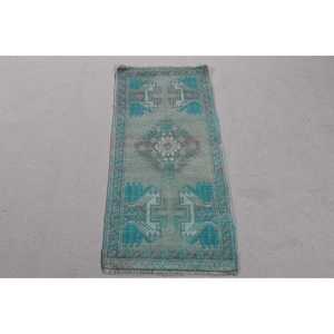 Alfombra Turca Vintage de Lana Azul, 1,7x3,6 pies (51x111 cm) - Product Image 1