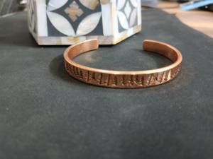 Brazalete de Terapia Magnética de Cobre Puro Hecho a Mano de Primera Calidad para el Alivio de la Artritis, Diseño de Metal Ajustable de Alta Calidad - Product Image 2