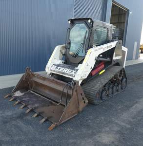 Chargeuse compacte TEREX PT75 SKDI d'occasion 2017, qualité OEM, chenilles en caoutchouc ASV MTL, 15"x4"x42A, pompe hydraulique KYB, moteur - Product Image 1