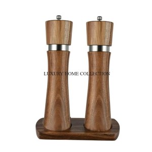 Ensemble de salière et poivrière durable en acier inoxydable avec un design léger et une finition attrayante pour les repas décontractés ou formels - Product Image 3