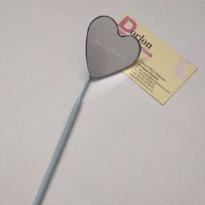 Miroir à cils en forme de coeur Miroir de maquillage pour cils en acier inoxydable Design personnalisé Miroir à faux cils au Pakistan - Product Image 1