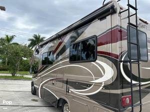 Camping-car T-h-o-r Motor Coach C-h-a-t-e-a-u 24BL 2019 avec climatisation Euro 6 pour 4 à 6 personnes - Product Image 2