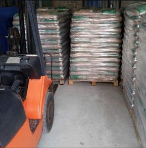 Pellets de Madera de Pino de Primera Calidad Plus-A1 de BE con 1% de Ceniza, 8% de Humedad, 4000J de Calorías para Energía de Biomasa y Cocina - Product Image 2