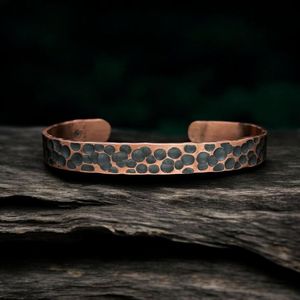 Pulsera tradicional de cobre, ideal para comercio de exportación, con estructura duradera y ajuste suave y cómodo. - Product Image 1
