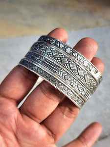 Sterling <b>Silver</b> Plated 4 of Set Flower Texture Vintage Bahamian <b>Bangle</b> Stackable <b>Bracelet</b> For Women Fashion Jewelry Wholesale - Product Image 5