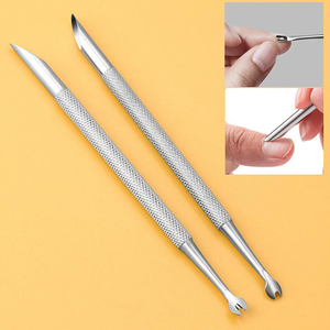 Utensilio multifuncional para el cuidado de las uñas con empujador de cutículas de nailon y mango metálico en todos los colores - Jackbilly Enterprises, juego de 2 piezas - Product Image 1