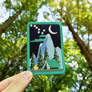 2024 nuevos parches bordados 3D personalizados a granel al por mayor tela bordada de animales de Halloween parches en blanco sombreros marca corazón flor - Product Image 4