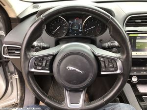 Jaguar F-PACE 25t Prestige 2019 - Product Image 2