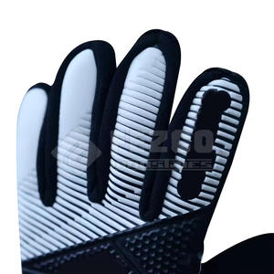 Guantes de portero duraderos con palma antideslizante diseñados para porteros de fútbol competitivos - Product Image 5