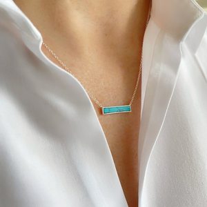 Collar con colgante de barra turquesa de plata esterlina, regalo para cumpleaños de diciembre - Product Image 1
